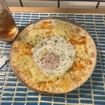 スタンド4坪らばー - うにクリームピザ