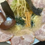 壱発ラーメン - ネギチャーシュー麺❕