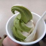 祇園きなな - カップ入りソフトクリーム