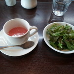 洋食 三浦亭 - トマトスープとサラダ