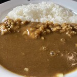 CoCo壱番屋 - ポークカレー（570円＋2辛44円）
            ハーフチーズ（121円）