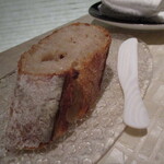 ベージュ アラン・デュカス 東京 - バゲット