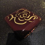 ベージュ アラン・デュカス 東京 - チョコレートケーキ