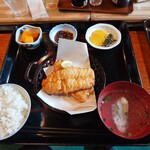 cafe&炭火焼なぎさガーデン - 能登ふぐの唐揚定食