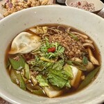 薬膳カフェ ZEN - ニラ野菜ワンタン入り健康黒酢ラーメン