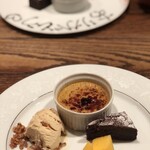 Bistro TATSU - デザートプレート。慰労会なので「ありがとう」と書いてもらいました。