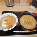 かつや - カツ丼（梅）　514円　とん汁　157円