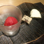 新屋敷 幸福論 - フランボワーズのシャーベット、チョコレートムースきなこ風味、フロマージュのムース。
