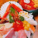 山さん寿司 - 海鮮丼とうにいくら丼