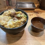 かつ兵衛 - かつ丼ダブルと赤だし