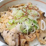 Sumiyaki Butadon Shingen - 豚丼並(ロース、塩ダレ)肉増し100g