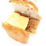 パリアッシュ - ブールの中にはたっぷり発酵バターが。 '13 10月上旬