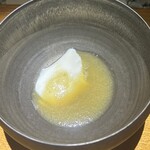 隼 - 杏仁豆腐　シャインマスカットソース