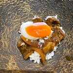 隼 - ぎゅーどん　温泉卵