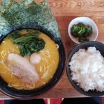 横浜家系ラーメン頂家 - 