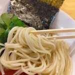 自家製麺 くろ松 - 麺はパッツンに近い✨