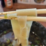 三谷製麺所 - スープに漬けて