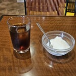 Shinron - サービスのアイスコーヒー、ランチにセットの杏仁豆腐