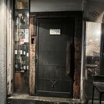 東京ワイン倶楽部　楽 - お店入り口