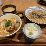 蕎麦と鶏 はんさむ - チッキンカツ丼とお蕎麦のセット