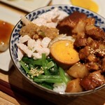 騒豆花 新宿ミロード店 - 魯肉飯＋鶏肉飯