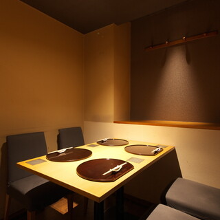 接待、記念日デート、忘新年会に◎個室完備の上質な空間