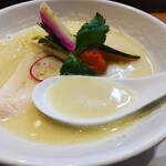 銀座 篝 - 看板料理の「鶏白湯Soba」