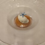 ジュエーメ - 十文字の黄桃
      金足奈良農所の花
      マスカルポーネのジェラート、シナモンとグローブ