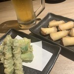 なゝ樹 - アスパラの天ぷら　いぶりがっこチーズ