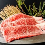 使用国产和牛制成的“肉寿司”和“涮火锅”非常美味♪