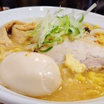 サッポロ ラーメン ハチ - 味玉札幌味噌 980円