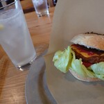 サムアンドプル - 料理写真:レモンスカッシュ＆チーズバーガー