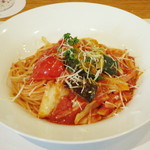 ワインハウス サノヤ - パスタランチ<\1,050>（ベーコンと野菜のトマトソースパスタ、2013年9月）