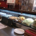 八十郎商店 - 美味しそうなお料理が沢山あります。