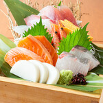Assorted 6 types of sashimi