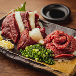 Horse sashimi 2 types of lean meat