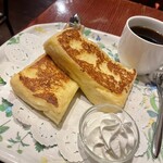 CAFE AALIYA - フレンチトーストセット ブレンドコーヒー