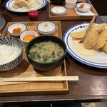 トーキョーアジフライ - アジフライ定食1800円　ごはん小