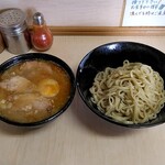 ラーメン二郎 - 味噌つけ麺900円麺半分