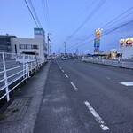 Toritatsu - 行きはコメリ前で下車して、帰りは向かいから乗車です