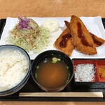 Uminosachitoyamanosachisurugashokudouneopasasurugawannumadukudari - アジフライ定食
