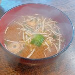 天ぷら 大樹 - お味噌汁　柚子の皮がいい仕事♪