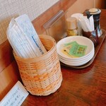 天ぷら 大樹 - 卓上　抹茶塩と柚子塩の小袋