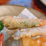 天ぷら 大樹 - 追加の海老の大葉巻き　¥350