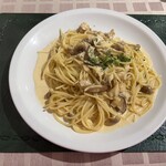 マンジャーレ - ランチのＣ 鶏肉と木の子のクリームスパゲティ1150円