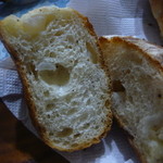 DONQ - たまねぎフランスパン断面