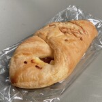 カフェ・ド・クリエ - ３種のチーズクロワッサン