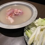 本格水炊きと博多もつ鍋 地鶏と九州料理 居酒屋 鳥邸 - 