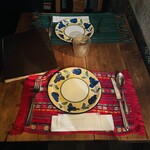 フォンダ・デ・ラ・マドゥルガーダ - テーブルセッティング