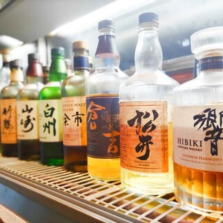 Toast with carefully selected sake such as famous Japanese sake, local sake, and rare whisky.